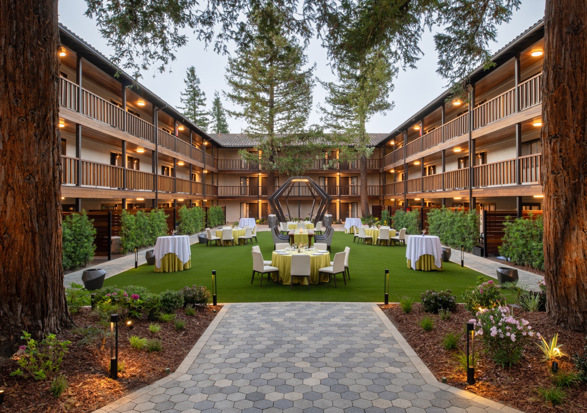 Casa Mani Resort Napa Valley, Curio Collection by Hilton - Meeting Space - Redwood