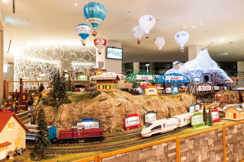 Hilton Tokyo Bay - Annual Christmas Train Exhibition