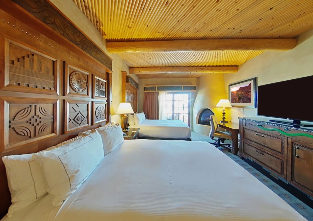 Hilton Santa Fe Buffalo Thunder - 2 Queen Bed Room with Fireplace